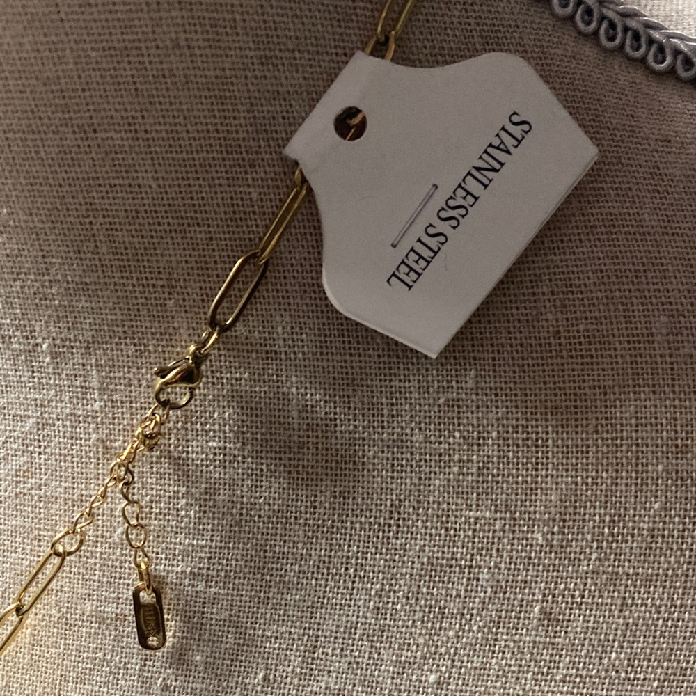 2pc Louis Vuitton authentic Lock with unbranded Stainless steel gold necklace. - Picture 4 of 4